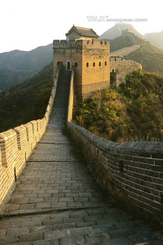 无人,竖图,室外,白天,正面,旅游,度假,石头,名胜古迹,山,山脉,树林,植物,标志建筑,地标,建筑,北京,长城,中国,亚洲,阴影,遗迹,光线,石子,影子,山峰,山峦,首都,古迹,文物,娱乐,建设,古建筑,树,树木,绿色,天空,阳光,自然,群山,天,享受,休闲,旅游胜地,放松,生长,成长,万里长城,古文明,东亚,八达岭,八达岭长城,中华人民共和国,北京市,京,北平,华北地区,延庆县,军都山,石块,岩石,彩图,shgzq1