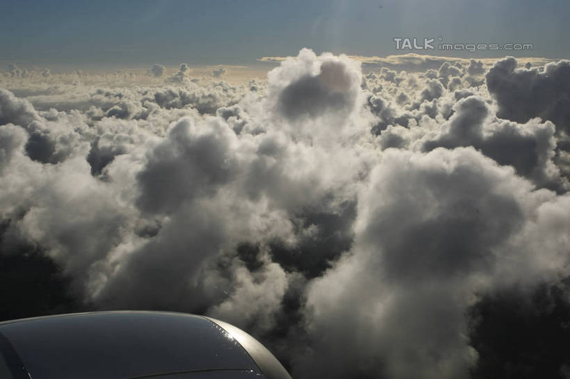 无人,横图,俯视,航拍,室外,白天,旅游,度假,美景,飞机,阴影,光线,影子,景观,云海,交通,云层,娱乐,航空,阳光,自然,交通工具,享受,休闲,景色,放松,运输,一架,客机,鸟瞰,自然风光,载具,自然景观,彩图,高角度拍摄,shgzq1