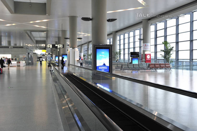 无人,横图,室内,白天,正面,旅游,度假,植物,标志建筑,地标,电梯,建筑,照明,上海,中国,亚洲,阴影,光线,盆栽,影子,电动扶梯,走道,走廊,过道,灯光,盆景,自动扶梯,运输工具,娱乐,建设,顶灯,灯,绿色,自然,灯具,享受,休闲,旅游胜地,放松,生长,成长,虹桥机场,照亮,申,照明设备,东亚,长宁区,上海市,中华人民共和国,沪,华东地区,虹桥路,上海虹桥国际机场,彩图,扶手电梯,升降设备,运输带,自动行人电梯,电扶梯,shlbh1