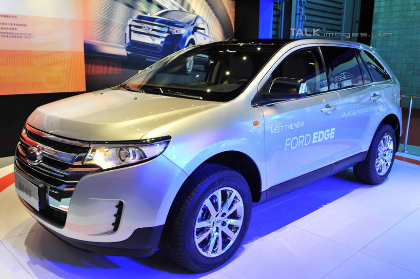 无人,横图,室内,白天,正面,旅游,度假,窗户,标志建筑,地标,建筑,汽车,照明,上海,中国,亚洲,一辆,阴影,光线,影子,灯光,娱乐,建设,浦东,玻璃窗,车,灯,车窗,灯具,交通工具,轿车,享受,休闲,展示,旅游胜地,放松,展览,车展,照亮,申,照明设备,载具,浦东新区,东亚,上海新国际博览中心,福特汽车,上海市,龙阳路,前照灯,前大灯,车前灯,中华人民共和国,沪,华东地区,福特,彩图,汽车展览,shlbh1