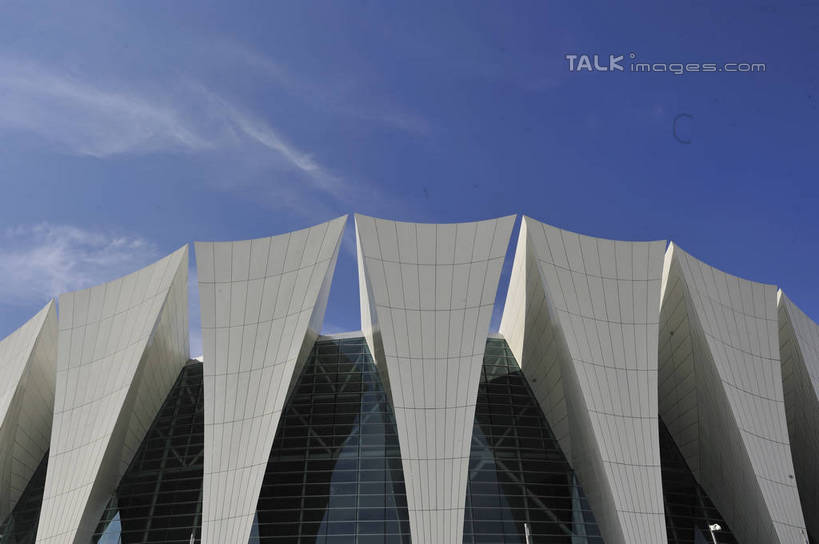 无人,体育馆,运动场,横图,室外,白天,仰视,旅游,度假,窗户,标志建筑,地标,建筑,上海,中国,亚洲,阴影,光线,影子,云,云朵,云彩,娱乐,建设,体育场,浦东,玻璃窗,蓝色,白云,蓝天,天空,阳光,天,享受,休闲,旅游胜地,放松,晴朗,申,浦东新区,上海东方体育中心,东亚,上海市,中华人民共和国,沪,华东地区,运动馆,晴空,彩图,低角度拍摄,海上皇冠,上海水上竞技中心,shlbh1