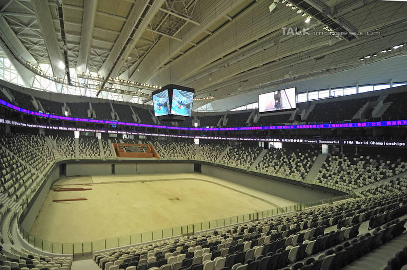 无人,体育馆,运动场,横图,室内,白天,正面,旅游,度假,显示器,窗户,标志建筑,地标,建筑,上海,中国,亚洲,一排,许多,阴影,整齐,并列,并排,反射,屏幕,影子,看台,很多,娱乐,显示屏,建设,体育场,浦东,玻璃窗,座位,排列,享受,休闲,旅游胜地,放松,申,队列,平行,输出设备,浦东新区,上海东方体育中心,东亚,上海市,中华人民共和国,沪,华东地区,运动馆,坐位,彩图,海上皇冠,上海水上竞技中心,shlbh1