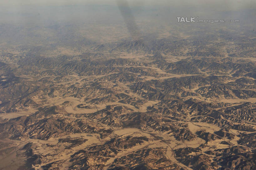 无人,横图,俯视,航拍,室外,白天,旅游,度假,美景,丘陵,山,雪,雾,大雪,中国,亚洲,阴影,朦胧,模糊,光线,影子,积雪,景观,山峰,雪景,冬季,冬天,辽阔,地面,山峦,娱乐,阳光,自然,享受,休闲,广阔,景色,放松,寒冷,迷雾,鸟瞰,自然风光,东亚,吉林,吉林省,中华人民共和国,严寒,东北地区,吉,广大,广宽,空阔,大雾,彩图,高角度拍摄,shlyb1