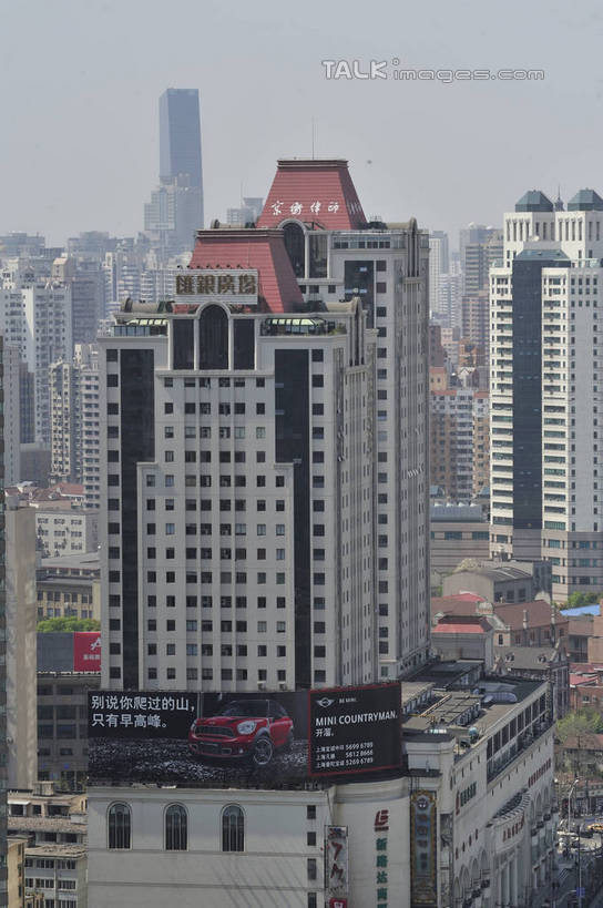 无人,高楼大厦,竖图,室外,白天,正面,度假,美景,城市风光,城市,大厦,建筑,摩天大楼,阴影,光线,影子,景观,娱乐,建设,蓝色,蓝天,天空,阳光,天,享受,休闲,景色,放松,晴朗,万里无云,晴空,晴空万里,彩图,大楼,高层建筑,高楼,摩天楼,shlyb1