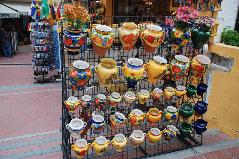 无人,商店,横图,室外,白天,正面,购物,消费,花瓶,一排,许多,整齐,并列,并排,陶瓷,陶瓷制品,很多,商铺,排列,瓶子,金融,队列,平行,选购,贸易,血拼,市肆,商号,彩图,店铺,shqxy1