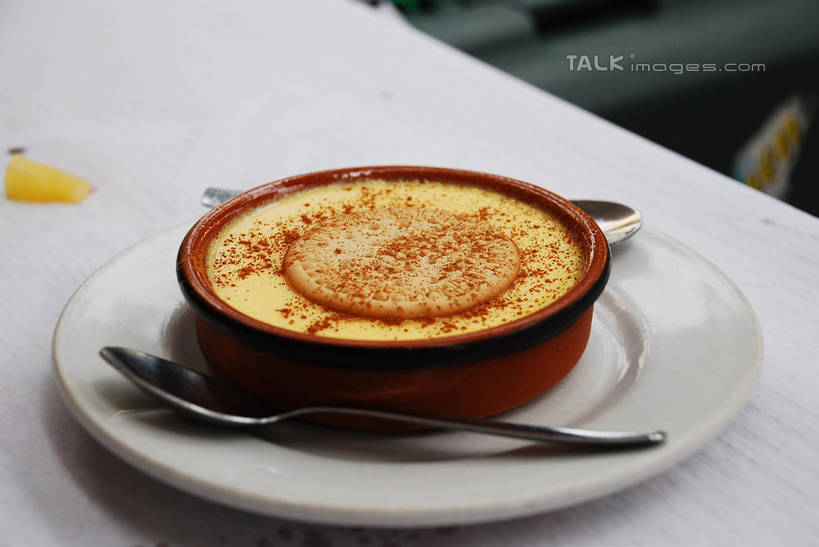 点心,无人,餐厅,横图,俯视,室内,特写,白天,餐桌,桌子,餐具,碟子,滤器,盘,勺子,食品,布丁,甜点,甜品,食物,一个,盘子,碟,果冻,甜食,零食,单个,餐台,啫喱,漏勺,彩图,高角度拍摄,餐馆,饭店,饭馆,shqxy1