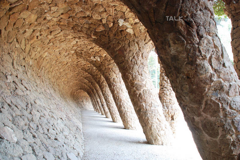 无人,公园,宫殿,横图,室外,白天,正面,度假,石头,美景,城市风光,城市,西班牙,欧洲,巴塞罗那,一排,整齐,石子,柱子,堡垒,城堡,墙,景观,娱乐,桂尔公园,墙壁,墙面,排列,享受,休闲,景色,放松,宫廷,要塞,队列,南欧,首府,加泰罗尼亚,西班牙王国,王宫,设防,石块,彩图,皇宫,shqxy1