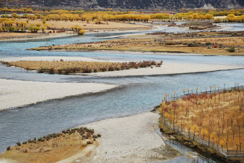 无人,农场,横图,室外,白天,正面,旅游,度假,畜牧业,牧场,岛屿,河流,石头,美景,山,山脉,水,植物,中国,亚洲,枯萎,石子,岛,河水,景观,山峰,水流,枯草,山峦,娱乐,林芝,尼洋河,西藏,雅鲁藏布江,草,黄色,自然,群山,享受,休闲,景色,放松,自然风光,藏,东亚,西藏自治区,畜牧,中华人民共和国,西南地区,牧业,列岛,群岛,石块,诸岛,彩图,林芝地区,shqxy1