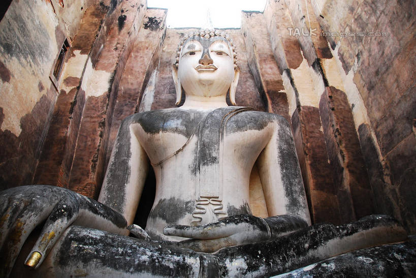 东方人,一个人,无人,寺庙,坐,盘腿,横图,室外,白天,仰视,旅游,度假,名胜古迹,标志建筑,地标,建筑,雕塑,泰国,亚洲,仅一个男性,仅一个人,阴影,节日,遗迹,艺术,装饰,光线,雕刻,雕像,影子,燃烧,注视,黄种人,古迹,文化,文物,娱乐,建设,古建筑,素可泰,仅一个年轻男性,阳光,香火,工艺品,庙宇,观察,看,祈祷,享受,休闲,健康,旅游胜地,放松,许愿,宗教,东南亚,信仰,观看,纪念,祈求,美术,察看,关注,主题,陈列,古文明,泰王国,功能,美学,平安,男人,男性,年轻男性,亚洲人,盘腿而坐,盘膝,盘着腿的,盘着腿坐,双腿交叉,坐着,半身,彩图,低角度拍摄,庙,寺,shqxy1