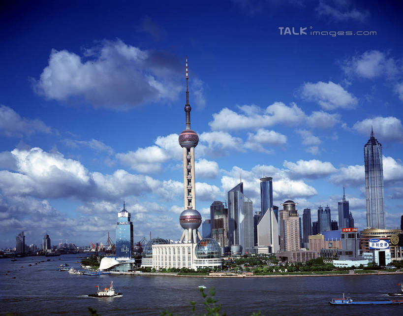 无人,横图,室外,白天,正面,度假,河流,美景,树林,水,植物,城市风光,标志建筑,城市,地标,建筑,轮船,船,上海,中国,亚洲,阴影,光线,影子,河水,景观,水流,云,云朵,建筑群,云彩,娱乐,建设,东方明珠,黄浦江,金茂大厦,浦东,树,树木,蓝色,绿色,白云,蓝天,天空,阳光,自然,交通工具,外滩,天,享受,休闲,景色,放松,环球金融中心,生长,晴朗,成长,申,载具,电视塔,柏悦酒店,国际贸易金融中心,合生国际大厦,花旗集团大厦,金融中心,陆家嘴,陆家嘴金融中心,浦东新区,上海环球金融中心,香格里拉酒店,震旦国际大楼,东亚,东方明珠电视塔,上海市,中华人民共和国,沪,华东地区,晴空,彩图,黄埔滩,上海外滩,外黄埔滩,shrj1