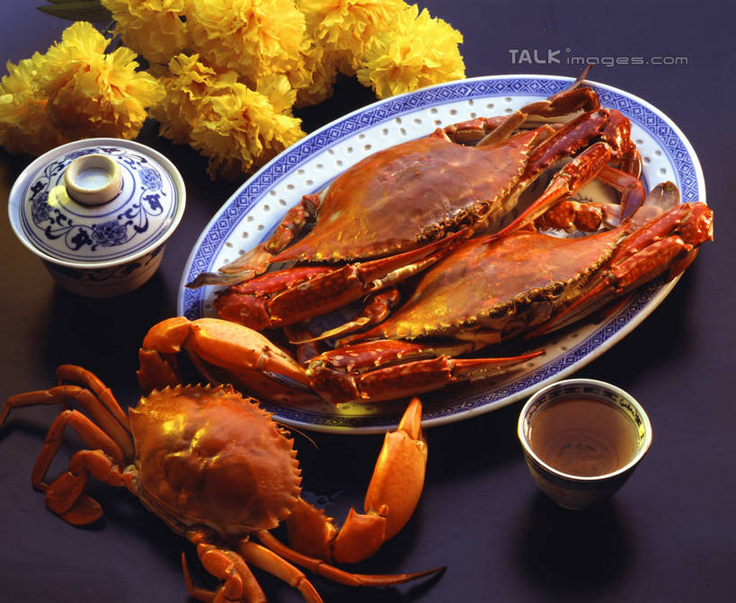 海鲜,蟹,无人,横图,俯视,室内,特写,白天,烹饪,中餐,幸福,餐桌,茶,桌子,杯子,餐具,阴影,反射,螃蟹,碟子,盘,影子,茶叶,料理,食品,娱乐,水产,菜肴,美食,海洋生物,食物,盘子,水杯,碟,享受,休闲,温馨,中式,放松,乐趣,佳肴,餐台,提神,舒适,水生动物,海产品,醒脑,水生物,海底动物,青蟹,甲壳动物,和乐蟹,黄甲蟹,锯缘青蟹,蝤蛑,蟳,闸蟹,茶杯,彩图,高角度拍摄,shrj1