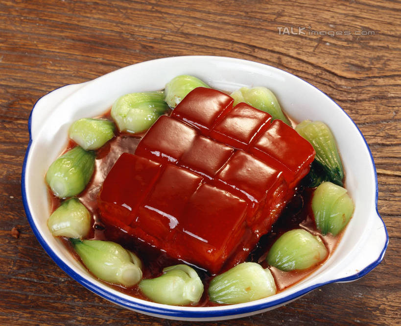 无人,横图,俯视,室内,特写,白天,烹饪,中餐,餐桌,桌子,蔬菜,阴影,新鲜,反射,影子,陶瓷,青菜,肉,料理,食品,陶瓷制品,猪肉,菜肴,美食,肉类,食物,容器,碗,红烧肉,中式,佳肴,有机食品,绿色食品,餐台,储藏,储存,五花肉,小白菜,肉食,东坡肉,豚肉,不结球白菜,肋条肉,三层肉,彩图,高角度拍摄,浙江菜,浙菜,贮存,shrj1