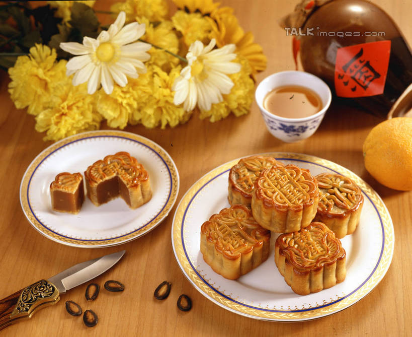 点心,月饼,无人,横图,俯视,室内,特写,白天,餐桌,桌子,餐具,阴影,锐利,盛开,反射,标志,碟子,盘,文字,影子,字符,料理,食品,面点,刀具,花蕾,标识,美食,花,花瓣,花朵,鲜花,食物,糕点,盘子,容器,碟,刀,花苞,花蕊,中式,汉字,餐台,储藏,锋利,手术刀,尖锐,储存,中文,医疗器械,尖利,国文,华文,犀利,厉害,医疗用具,宫饼,胡饼,团圆饼,小饼,月团,坛子,彩图,高角度拍摄,贮存,shrj1