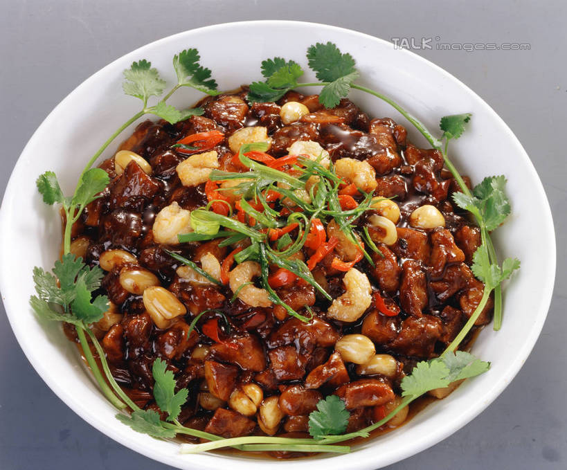 无人,横图,俯视,室内,特写,白天,烹饪,中餐,餐桌,桌子,辣椒,蔬菜,阴影,灰色背景,新鲜,反射,影子,陶瓷,香菜,鸡肉,肉,料理,食品,坚果,陶瓷制品,菜肴,美食,肉类,食物,一个,容器,碗,干果,中式,宫保鸡丁,摄影,佳肴,有机食品,绿色食品,影棚,单个,餐台,储藏,腰果,储存,川菜,肉食,辣角,红海椒,大椒,辣虎,广椒,胡菜,香荽,原荽,园荽,芫荽,鸡腰果,介寿果,胡荽,莞荽,芫茜,芫蓿,莚葛草,莚荽菜,四川菜,辣子,红辣椒,海椒,番椒,彩图,高角度拍摄,影棚拍摄,拍摄,贮存,shrj1