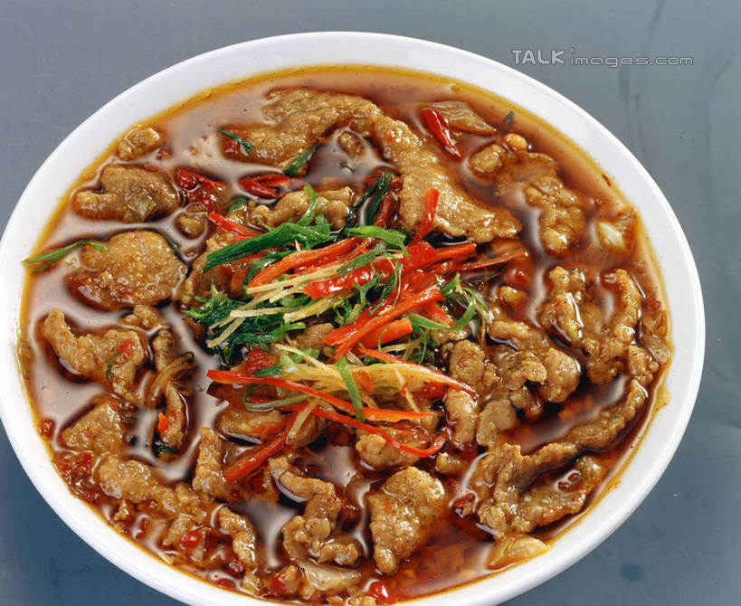 无人,横图,俯视,室内,特写,白天,烹饪,中餐,餐桌,桌子,辣椒,蔬菜,阴影,灰色背景,新鲜,反射,影子,陶瓷,肉,牛肉,料理,食品,陶瓷制品,水煮牛肉,菜肴,美食,肉类,食物,一个,容器,碗,中式,摄影,佳肴,有机食品,绿色食品,影棚,单个,餐台,储藏,储存,川菜,肉食,辣角,红海椒,大椒,辣虎,广椒,四川菜,辣子,红辣椒,海椒,番椒,彩图,高角度拍摄,影棚拍摄,拍摄,贮存,shrj1