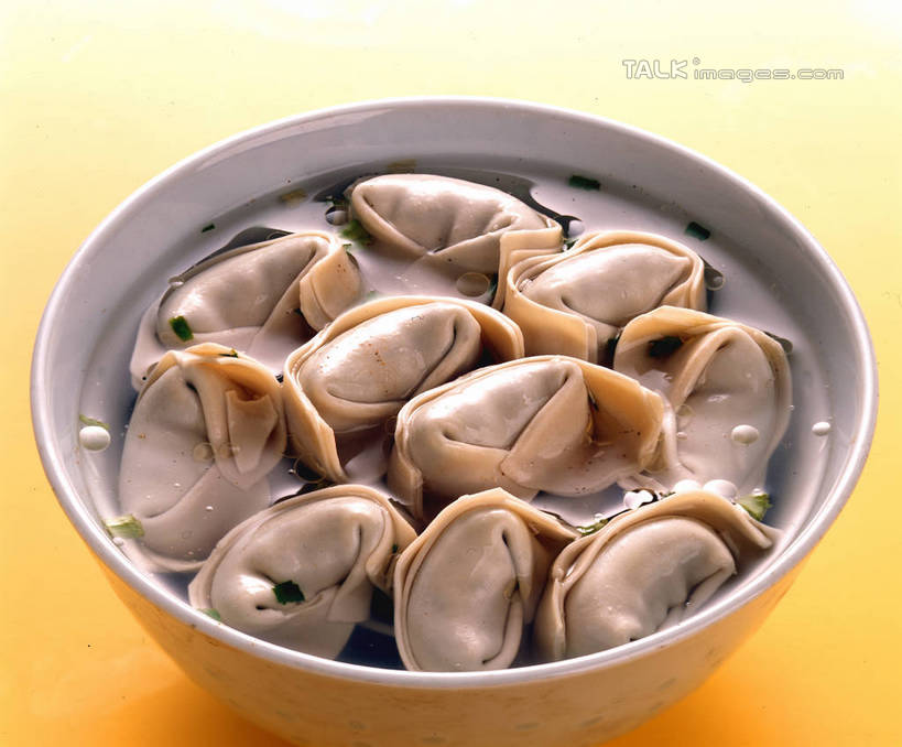 点心,馄饨,面食,无人,横图,俯视,室内,特写,白天,餐桌,桌子,阴影,黄色背景,反射,影子,陶瓷,料理,食品,面点,陶瓷制品,美食,食物,容器,碗,中式,摄影,影棚,餐台,储藏,储存,扁肉,彩图,高角度拍摄,影棚拍摄,拍摄,贮存,shrj1