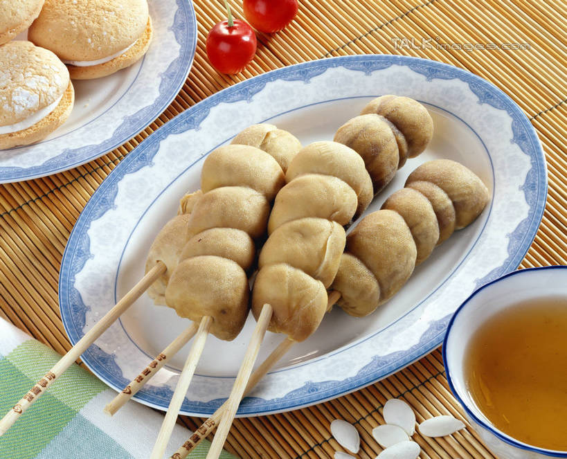 无人,横图,俯视,室内,特写,白天,烹饪,餐桌,桌子,樱桃,餐具,水果,阴影,新鲜,反射,碟子,盘,影子,陶瓷,调料,酱料,酱汁,生食,佐料,日本料理,料理,食品,果实,陶瓷制品,调味品,调味料,豆腐皮,酱,菜肴,美食,竹签,食物,盘子,餐巾,容器,碟,碗,日式料理,日式,佳肴,有机食品,绿色食品,餐台,储藏,豆制品,储存,百叶,百叶结,取食签,关东煮,关东炊,黑轮,御田,保洁方巾,口布,樱珠,莺桃,英桃,楔桃,牛桃,荆桃,彩图,高角度拍摄,千张,贮存,shrj1