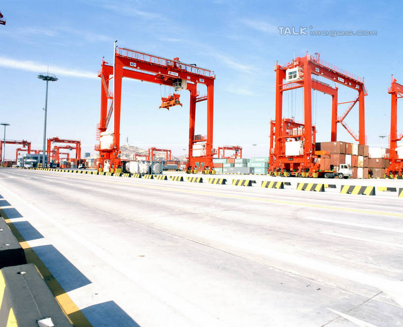 无人,码头,横图,室外,白天,仰视,度假,技术,美景,城市风光,城市,道路,港口,建筑,路,路灯,公路,照明,景观,灯光,交通,娱乐,设备,灯,施工,蓝色,蓝天,天空,天,享受,休闲,机械,起重机,景色,放松,晴朗,照亮,工程,照明设备,万里无云,集装箱码头,晴空,晴空万里,马路,彩图,低角度拍摄,摆渡口,埠头,渡口,渡头,港湾,海港,货运码头,口岸,商港,shrj1