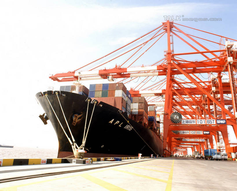 无人,码头,横图,室外,白天,仰视,度假,技术,美景,城市风光,城市,港口,建筑,船,阴影,光线,影子,景观,云,云朵,集装箱,云彩,娱乐,设备,货柜,施工,蓝色,白云,蓝天,天空,阳光,箱子,交通工具,天,享受,休闲,机械,起重机,景色,放松,运输,晴朗,工程,载具,货船,物流,集装箱码头,晴空,彩图,低角度拍摄,摆渡口,埠头,渡口,渡头,港湾,海港,货运码头,口岸,商港,商船,shrj1