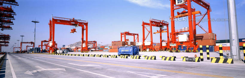 无人,码头,横图,室外,白天,仰视,度假,技术,美景,城市风光,城市,道路,港口,建筑,路,路灯,公路,照明,景观,灯光,交通,娱乐,设备,灯,施工,蓝色,蓝天,天空,天,享受,休闲,机械,起重机,景色,放松,晴朗,照亮,工程,照明设备,万里无云,集装箱码头,晴空,晴空万里,马路,彩图,低角度拍摄,摆渡口,埠头,渡口,渡头,港湾,海港,货运码头,口岸,商港,shrj1