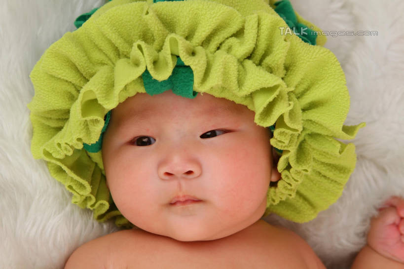 东方人,婴儿,儿童,脸,头,脸颊,一个人,躺,横图,俯视,室内,特写,白天,背景,纯洁,地毯,帽子,亚洲,仅一个人,服装,装饰,编织,手工艺品,织物,注视,黄种人,小孩,衣服,黄色,绿色,工艺品,观察,看,可爱,摄影,服饰,活泼,影棚,观看,华丽,修饰,点缀,察看,衣着,穿着,关注,宝宝,表演服,演出服,纯真,烂漫,无邪,衬托,美观,雅致,雅观,衣饰,道具服,卧着,伶俐,天真,亚洲人,孩子,头部,脸部,脸蛋,面部,躺着,卧,半身,布景,彩图,高角度拍摄,影棚拍摄,拍摄,shsc1