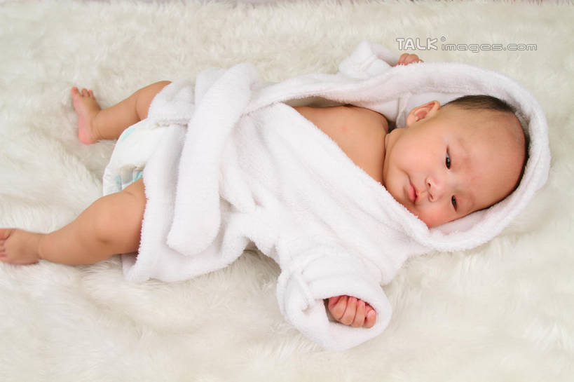 东方人,婴儿,儿童,一个人,躺,伸展双臂,横图,俯视,室内,白天,背景,浴袍,纯洁,地毯,帽子,亚洲,仅一个人,装饰,编织,手工艺品,织物,注视,黄种人,小孩,白色,工艺品,观察,看,可爱,摄影,活泼,影棚,观看,华丽,修饰,点缀,察看,关注,宝宝,纯真,烂漫,无邪,衬托,美观,雅致,雅观,卧着,伶俐,天真,亚洲人,孩子,敞开双臂,伸开双臂,躺着,卧,展开双肩,张开手臂,张开双臂,布景,彩图,高角度拍摄,全身,影棚拍摄,汤帷子,浴衣,拍摄,shsc1