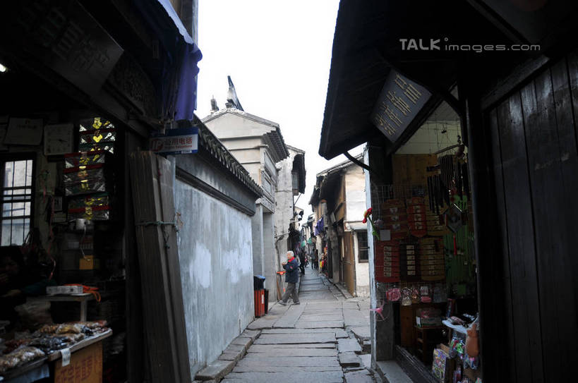 无人,家,商店,横图,室外,白天,正面,度假,美景,城市风光,城市,道路,路,中国,亚洲,房屋,屋子,景观,小路,交通,娱乐,商铺,江苏,楼房,住宅,天空,天,享受,休闲,景色,放松,晴朗,东亚,江苏省,昆山,昆山市,万里无云,中华人民共和国,华东地区,苏,市肆,商号,鹿城,晴空,晴空万里,彩图,房子,店铺,shsgf1