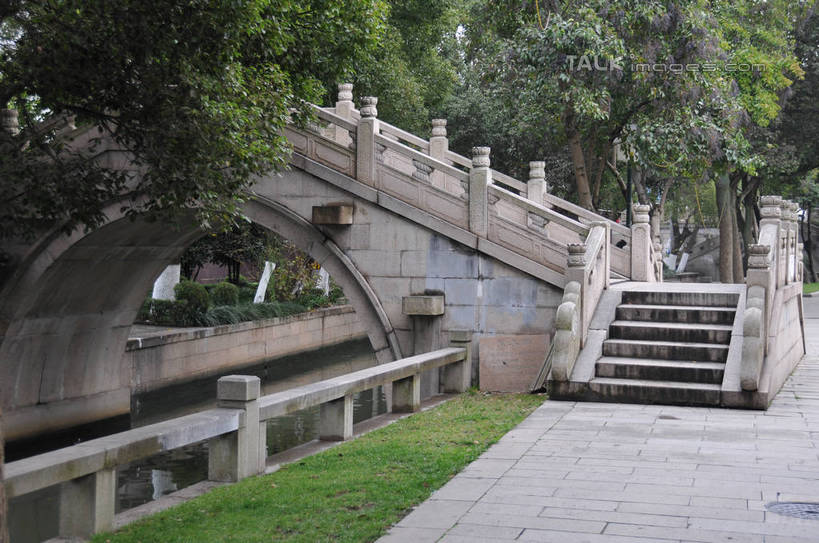 无人,家,栏杆,横图,室外,白天,正面,旅游,度假,河流,石头,名胜古迹,水,植物,楼梯,标志建筑,地标,建筑,上海,中国,亚洲,遗迹,扶手,石子,房屋,阶梯,屋子,河水,水流,桥,古迹,文物,娱乐,建设,古建筑,石桥,护栏,楼房,拱桥,台阶,住宅,栈桥,树,树木,绿色,自然,享受,休闲,旅游胜地,放松,拱形,生长,成长,人行桥,石拱桥,申,青浦区,古文明,东亚,上海市,中华人民共和国,沪,华东地区,练塘,练塘镇,石块,彩图,房子,shsgf1