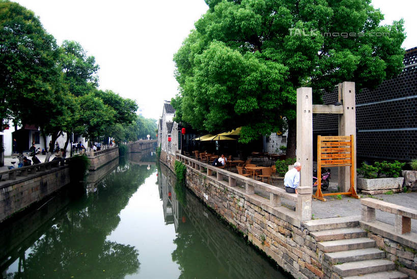 无人,家,横图,室外,白天,正面,旅游,度假,河流,美景,水,植物,楼梯,城市风光,城市,建筑,中国,亚洲,房屋,阶梯,屋子,河水,景观,水流,公寓,娱乐,建设,江苏,苏州,洋房,楼房,台阶,住宅,树,树木,绿色,倒影,天空,自然,天,享受,休闲,景色,放松,生长,成长,倒映,东亚,江苏省,平江路,苏州市,中华人民共和国,华东地区,苏,反照,彩图,房子,平江,平江区,shsgf1