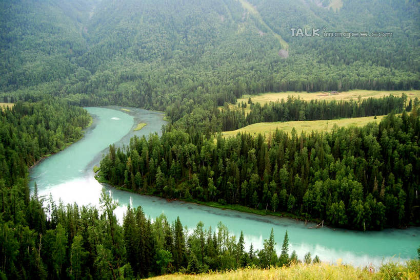 无人,横图,俯视,室外,白天,旅游,度假,草地,草坪,河流,美景,森林,山,山脉,树林,水,植物,喀纳斯,中国,亚洲,河水,景观,山峰,水流,山峦,娱乐,草,树,树木,绿色,自然,群山,享受,休闲,景色,放松,生长,成长,自然风光,东亚,喀纳斯湖,新疆,阿勒泰地区,布尔津县,伊犁,中华人民共和国,新疆维吾尔自治区,西北地区,伊犁哈萨克自治州,彩图,高角度拍摄,布尔津,新,shsgf1