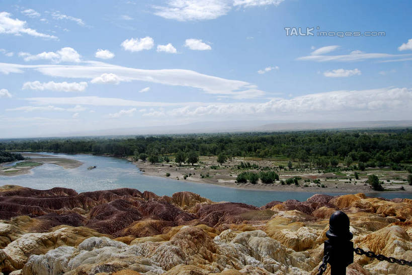 无人,横图,室外,白天,正面,旅游,度假,草地,草坪,河流,美景,森林,沙滩,树林,水,植物,中国,亚洲,阴影,光线,沙子,影子,河岸,河水,河滩,景观,水流,云,云朵,沙地,云彩,娱乐,草,树,树木,蓝色,绿色,白云,蓝天,天空,阳光,自然,天,享受,休闲,景色,放松,生长,晴朗,成长,自然风光,东亚,新疆,阿勒泰地区,布尔津县,伊犁,五彩滩,中华人民共和国,新疆维吾尔自治区,西北地区,伊犁哈萨克自治州,晴空,彩图,布尔津,新,shsgf1