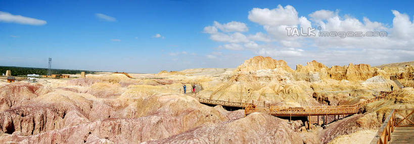 无人,横图,室外,白天,正面,旅游,度假,石头,美景,沙滩,中国,亚洲,阴影,光线,沙子,石子,影子,河岸,河滩,景观,云,云朵,沙地,云彩,娱乐,蓝色,白云,蓝天,天空,阳光,自然,天,享受,休闲,景色,放松,晴朗,自然风光,东亚,新疆,阿勒泰地区,布尔津县,伊犁,五彩滩,中华人民共和国,新疆维吾尔自治区,西北地区,伊犁哈萨克自治州,石块,岩石,晴空,彩图,布尔津,新,shsgf1