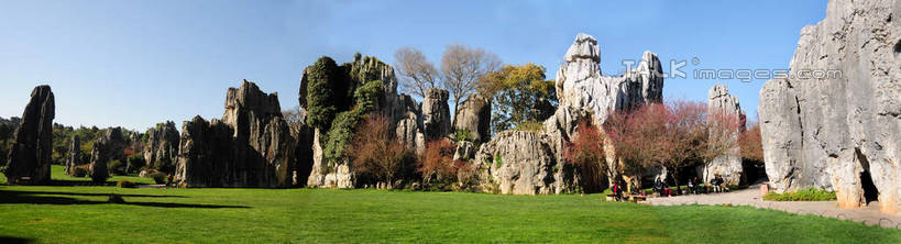 无人,横图,室外,白天,正面,旅游,度假,草地,草坪,石头,美景,山,山脉,石林,植物,昆明,中国,亚洲,阴影,光线,石子,影子,景观,山峰,山峦,娱乐,云南,草,树,树木,蓝色,绿色,蓝天,天空,阳光,自然,群山,天,享受,休闲,景色,放松,生长,晴朗,成长,自然风光,昆明市,东亚,云南省,万里无云,中华人民共和国,省会,西南地区,滇,石林县,石林彝族自治县,石块,岩石,晴空,晴空万里,彩图,shsgf1