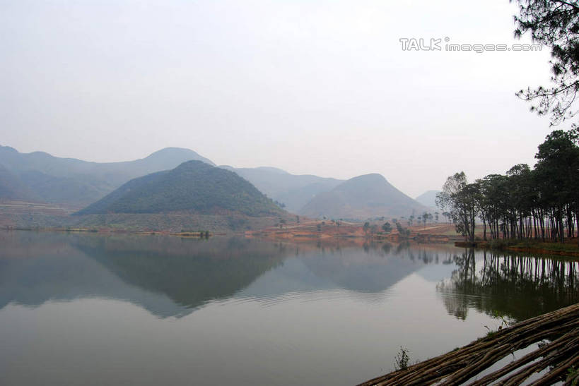 无人,横图,室外,白天,正面,旅游,度假,湖,湖泊,美景,山,山脉,水,植物,中国,亚洲,波纹,湖面,景观,山峰,水流,水面,涟漪,山峦,娱乐,云南,树,树木,绿色,倒影,水纹,天空,自然,波浪,湖水,群山,天,享受,休闲,景色,放松,生长,成长,倒映,自然风光,东亚,云南省,普者黑,中华人民共和国,水晕,西南地区,滇,文山,文山州,文山壮族苗族自治州,反照,彩图,丘北县,shsgf1