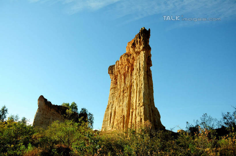 无人,横图,室外,白天,仰视,旅游,度假,石头,美景,山,山脉,植物,中国,亚洲,阴影,光线,石子,影子,景观,山峰,云,云朵,山峦,云彩,娱乐,云南,树,树木,蓝色,绿色,白云,蓝天,天空,阳光,自然,群山,天,享受,休闲,景色,放松,生长,晴朗,成长,自然风光,东亚,土林,元谋土林,云南省,元谋县,中华人民共和国,西南地区,滇,楚雄,楚雄州,楚雄彝族自治州,石块,岩石,晴空,彩图,低角度拍摄,元谋,shsgf1