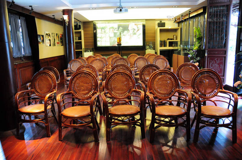 无人,家,横图,室内,白天,正面,旅游,度假,名胜古迹,地板,标志建筑,地标,建筑,椅子,上海,中国,亚洲,一排,许多,阴影,遗迹,整齐,并列,并排,光线,影子,房屋,木椅,墙,屋子,灯光,地面,很多,古迹,文物,娱乐,建设,古建筑,楼房,木地板,墙壁,墙面,住宅,排列,享受,休闲,旅游胜地,放松,申,队列,平行,古文明,东亚,闵行区,上海市,浦江镇,召稼楼,中华人民共和国,沪,华东地区,彩图,房子,shsgf1