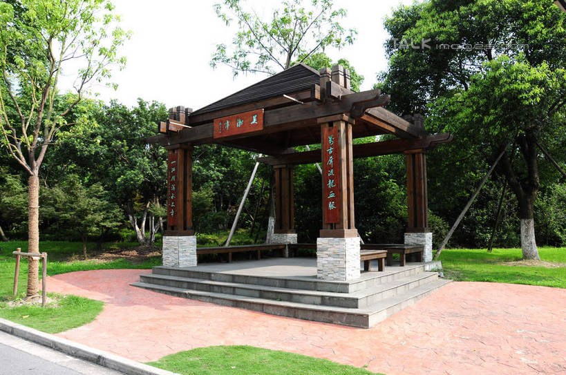 无人,公园,横图,室外,白天,正面,旅游,度假,草地,草坪,美景,植物,雕塑,上海,中国,亚洲,阴影,艺术,装饰,光线,标志,雕刻,牌匾,文字,影子,字符,景观,文化,娱乐,标识,草,树,树木,绿色,天空,阳光,自然,工艺品,天,享受,休闲,汉字,景色,放松,生长,成长,纪念,美术,申,中文,自然风光,主题,陈列,宝山区,东亚,上海市,炮台湾湿地森林公园,中华人民共和国,沪,华东地区,功能,美学,国文,华文,彩图,吴淞炮台湾湿地森林公园,shsgf1