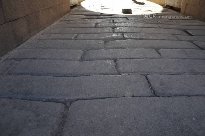 无人,横图,俯视,室外,特写,白天,旅游,度假,石头,名胜古迹,标志建筑,道路,地标,建筑,路,中国,亚洲,一排,许多,阴影,朦胧,模糊,遗迹,整齐,光线,石子,影子,小路,交通,古迹,文物,娱乐,建设,古建筑,排列,阳光,享受,休闲,旅游胜地,放松,队列,古文明,东亚,甘肃,甘肃省,嘉峪关,中华人民共和国,西北地区,甘,嘉峪关市,石块,岩石,彩图,高角度拍摄,shsgf1