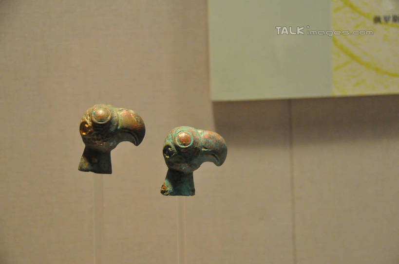 脸,头,脸颊,无人,博物馆,横图,室内,白天,正面,度假,美景,城市风光,城市,鸟,鹦鹉,雕塑,中国,亚洲,研究,艺术,装饰,鸟类,雕刻,雕像,景观,教育,娱乐,动物,工艺品,享受,休闲,景色,放松,可爱,活泼,纪念,展览,美术,欣赏,主题,陈列,东亚,甘肃,甘肃省,中华人民共和国,省会,功能,美学,观赏鸟,西北地区,兰州,兰州市,甘,典藏,兰州市博物馆,头部,脸部,脸蛋,面部,彩图,shsgf1