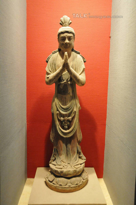 东方人,一个人,无人,博物馆,站,竖图,室内,白天,正面,民族服装,度假,美景,城市风光,城市,雕塑,中国,亚洲,仅一个男性,仅一个人,仅一个中年男性,阴影,服装,研究,艺术,装饰,光线,雕刻,雕像,影子,景观,灯光,教育,祝福,注视,黄种人,娱乐,虔诚,一个,衣服,工艺品,观察,看,祈祷,双手合十,站着,享受,休闲,景色,放松,服饰,单个,观看,纪念,展览,美术,察看,衣着,穿着,关注,欣赏,主题,感谢,陈列,东亚,甘肃,甘肃省,合十礼,合掌礼,中华人民共和国,合十,莲华合掌,感恩,省会,功能,美学,西北地区,兰州,兰州市,甘,衣饰,典藏,兰州市博物馆,男人,男性,中年男性,亚洲人,站立,彩图,全身,传统服装,民俗服,shsgf1