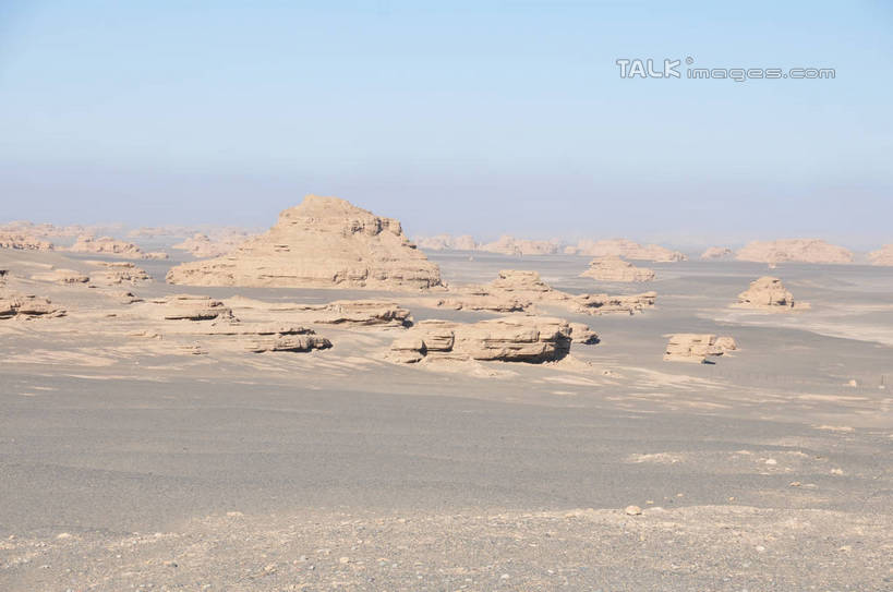 无人,横图,俯视,室外,白天,旅游,度假,石头,美景,沙漠,山,山脉,敦煌,中国,亚洲,阴影,光线,石子,影子,景观,山峰,山峦,娱乐,蓝色,蓝天,天空,阳光,自然,群山,天,享受,休闲,景色,放松,晴朗,自然风光,东亚,甘肃,甘肃省,万里无云,中华人民共和国,西北地区,甘,酒泉,酒泉市,小方盘城,玉门关,大漠,砂漠,石块,岩石,晴空,晴空万里,彩图,高角度拍摄,shsgf1
