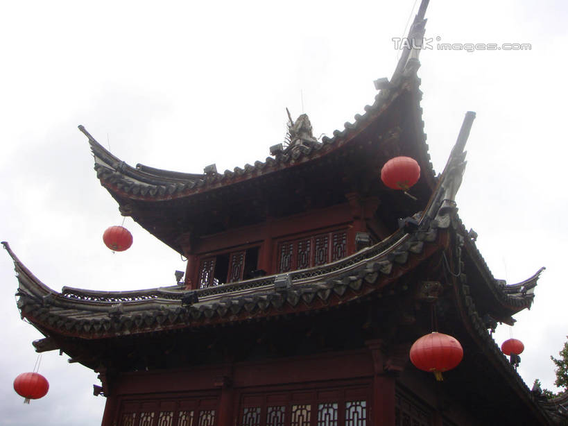 无人,横图,室外,白天,仰视,旅游,度假,名胜古迹,标志建筑,地标,建筑,照明,中国,亚洲,吊挂,悬挂,阴影,遗迹,光线,灯笼,瓦片,影子,纸灯笼,屋顶,挂,顶棚,瓦,古迹,文物,娱乐,建设,古建筑,浙江,浙江省,天空,阳光,灯具,天,四个,享受,休闲,旅游胜地,放松,建造,江南长城,临海,照亮,照明设备,古文明,东亚,屋瓦,中华人民共和国,华东地区,浙,台州,台州市,彩图,低角度拍摄,临海市,台州府城墙,shslj1