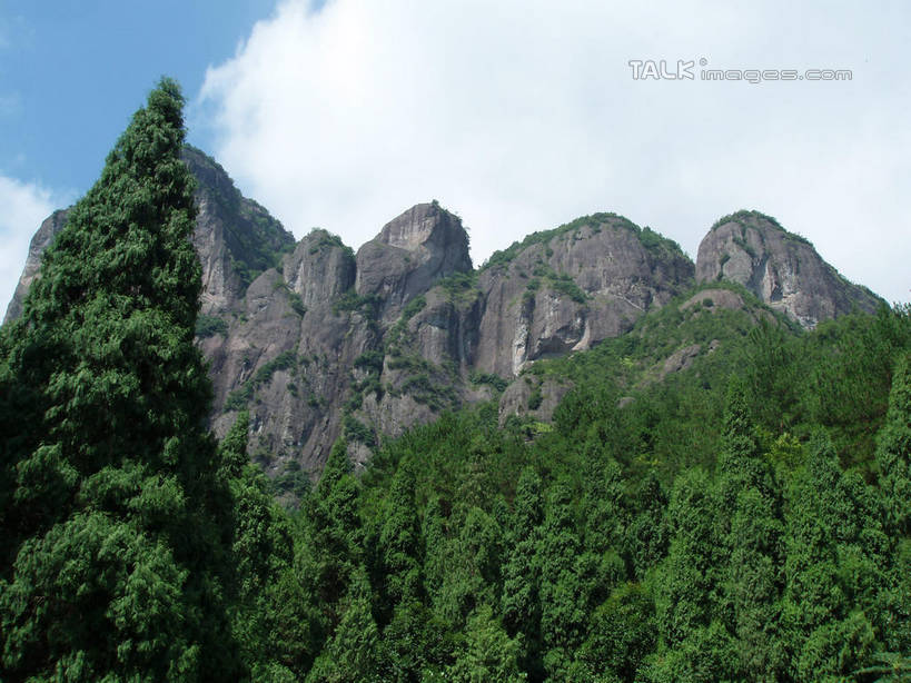 无人,横图,室外,白天,仰视,旅游,度假,石头,美景,森林,山,山脉,树林,植物,仙居,中国,亚洲,阴影,光线,石子,影子,景观,山峰,云,云朵,山峦,云彩,娱乐,浙江,树,树木,浙江省,蓝色,绿色,白云,蓝天,天空,阳光,自然,群山,天,享受,休闲,景色,放松,生长,晴朗,成长,自然风光,东亚,中华人民共和国,华东地区,浙,台州,台州市,石块,岩石,晴空,彩图,低角度拍摄,仙居县,shslj1