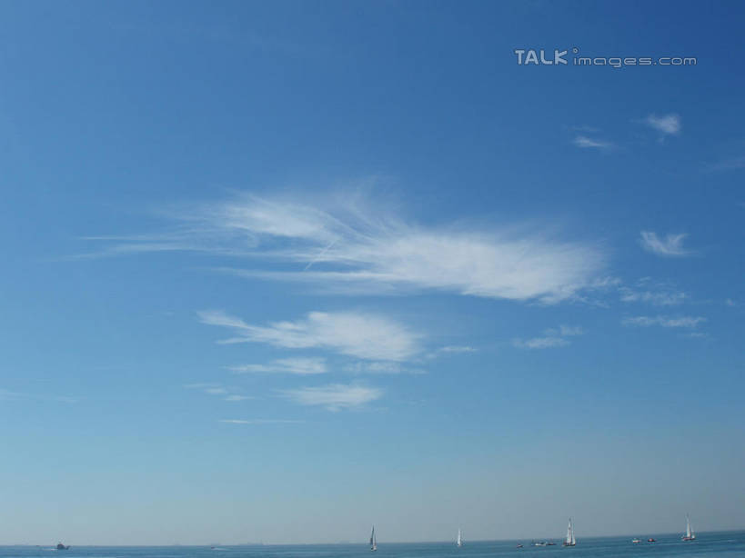 帆船,无人,横图,室外,白天,仰视,旅游,度假,海浪,海洋,美景,船,青岛,中国,亚洲,阴影,光线,影子,景观,浪花,水平线,云,云朵,辽阔,海平线,云彩,娱乐,山东,蓝色,白云,蓝天,天空,阳光,自然,海水,交通工具,天,享受,休闲,广阔,景色,放松,晴朗,一望无际,自然风光,载具,海景,东亚,山东省,中华人民共和国,华东地区,鲁,青岛市,无边无际,一马平川,大海,风浪,海,海水的波动,近岸浪,涌浪,晴空,彩图,低角度拍摄,水天相接,水天一线,shslj1