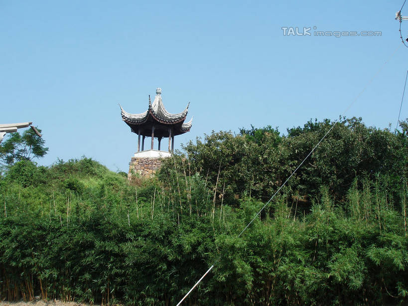 无人,横图,室外,白天,正面,旅游,度假,美景,森林,山,山脉,树林,植物,建筑,中国,亚洲,阴影,光线,瓦片,影子,亭子,屋顶,景观,山峰,山峦,顶棚,瓦,娱乐,浙江,树,树木,浙江省,蓝色,绿色,蓝天,天空,阳光,自然,凉亭,群山,天,享受,休闲,景色,放松,建造,缥缈峰,生长,晴朗,成长,自然风光,东亚,屋瓦,万里无云,中华人民共和国,华东地区,浙,晴空,晴空万里,彩图,shslj1