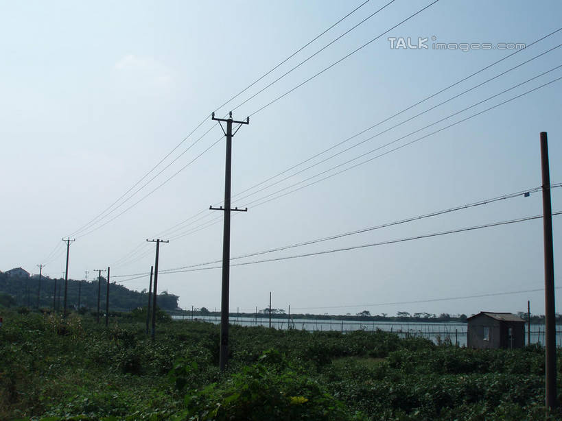 无人,家,横图,室外,白天,正面,旅游,度假,草地,草坪,美景,植物,中国,亚洲,阴影,电力,光线,电线,电线杆,线,影子,房屋,屋子,景观,电能,线路,娱乐,浙江,楼房,住宅,草,浙江省,蓝色,绿色,蓝天,天空,阳光,自然,天,享受,休闲,景色,放松,缥缈峰,晴朗,电,电源,自然风光,能量,东亚,万里无云,中华人民共和国,华东地区,浙,晴空,晴空万里,彩图,房子,shslj1