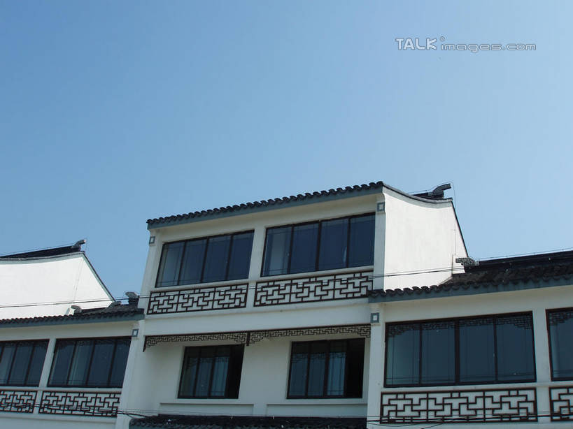 无人,家,栏杆,横图,室外,白天,仰视,度假,美景,窗户,窗帘,城市风光,城市,中国,亚洲,阴影,装饰,光线,影子,房屋,屋子,景观,公寓,围栏,娱乐,洋房,护栏,楼房,玻璃窗,住宅,蓝色,蓝天,天空,阳光,帘子,天,享受,休闲,遮阳,景色,放松,晴朗,华丽,修饰,点缀,东亚,万里无云,中华人民共和国,衬托,美观,雅致,雅观,晴空,晴空万里,彩图,低角度拍摄,房子,shslj1