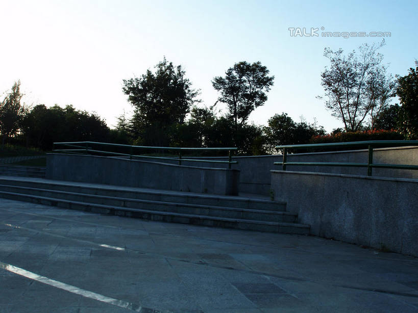 无人,公园,栏杆,横图,室外,白天,正面,旅游,度假,美景,植物,道路,路,公路,上海,中国,亚洲,阴影,光线,影子,景观,围栏,分界线,停车线,交通,娱乐,护栏,树,树木,蓝色,绿色,蓝天,天空,阳光,自然,天,享受,休闲,景色,放松,华泾公园,生长,晴朗,成长,车行道,车行道分界线,申,自然风光,标线,东亚,车行线,徐汇区,上海市,万里无云,中华人民共和国,沪,华东地区,晴空,晴空万里,马路,彩图,华泾路,shslj1