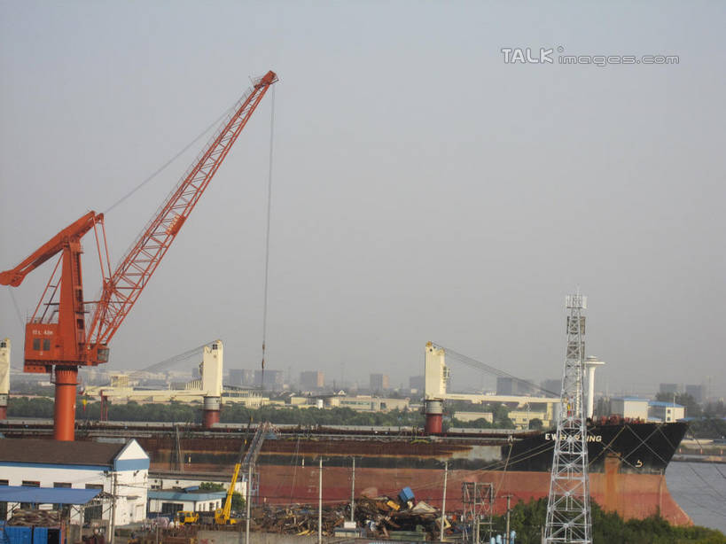 无人,码头,横图,室外,白天,正面,度假,技术,美景,城市风光,城市,大桥,港口,建筑,立交桥,桥梁,船,阴影,光线,影子,景观,高架,斜拉桥,桥,娱乐,设备,吊车,施工,蓝色,蓝天,天空,阳光,交通工具,天,享受,休闲,机械,起重机,景色,放松,晴朗,工程,载具,货船,万里无云,工作车,施工车,汽车吊,晴空,晴空万里,彩图,摆渡口,埠头,渡口,渡头,港湾,海港,货运码头,口岸,商港,商船,shslj1