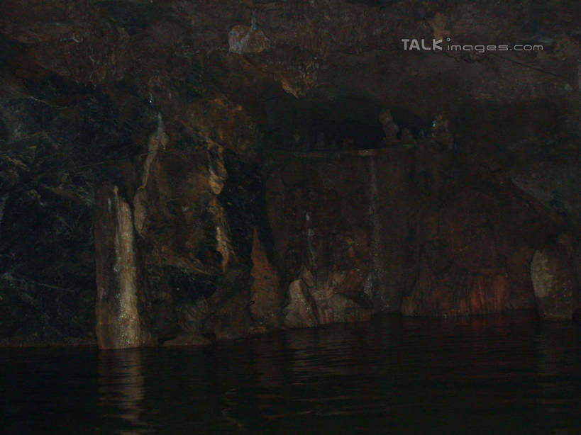 无人,横图,室内,白天,正面,旅游,度假,河流,石头,名胜古迹,水,标志建筑,地标,建筑,中国,亚洲,阴影,遗迹,光线,石子,影子,洞,河水,水流,灯光,古迹,文物,娱乐,建设,古建筑,浙江,浙江省,享受,休闲,旅游胜地,放松,地下河,洞穴,千岛湖,古文明,东亚,穴,中华人民共和国,华东地区,浙,石块,岩石,彩图,淳安,淳安县,新安江水库,shslj1